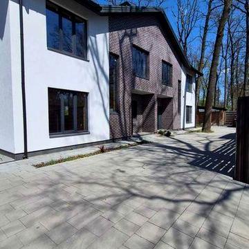 Ваш новий дім у центрі Бучі! Стильний дуплекс біля лісу.ГАЗ підключено