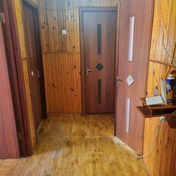 Квартира з гаражем  80 м.кв
