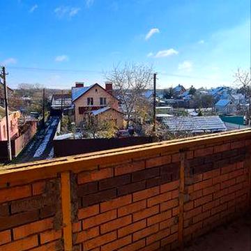 Продам трёхкомнатную квартиру в Новострое