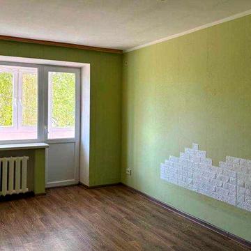 Продам однокімнатну квартиру в Центрі.