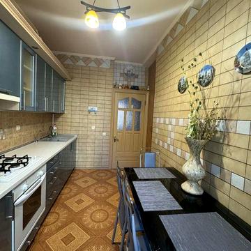 Оренда трикімнатної квартири в центрі міста