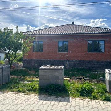 Продам  будиночок в центрі с. Сторожниця