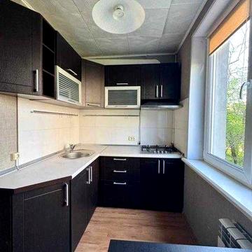 Продам 2 к. квартиру поруч з метро Перемога