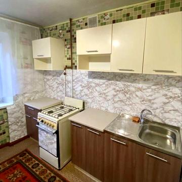 Ватутіна 29 стара автостанція парковка у дворі