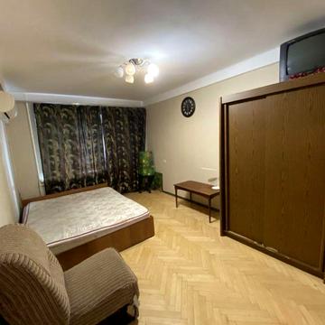 Продам. 2-кімната вулиця,Михайла Бойчука 34. Печерськ