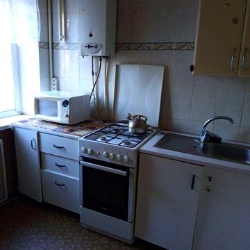 Двушка на  площади Артёма.Оплата помесячно.Заселим сразу. Любой срок.