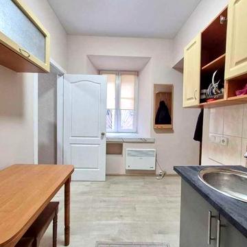 1 комн -22 метра. Центр. Жилое состояние. Мебель. Б.Арнаутская-Осипова