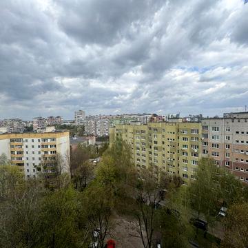 Продам 3-х кімнатну квартиру на Коновальця