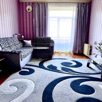 Продам простору 3-кімнатну сталінку на вул. Незалежності, 21 / жилий стан, в оренді , доглянутий чистий двір / ваучер!
