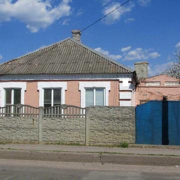 Продам газифікований будинок по вул. Садовій (р-н Бам - Дитяча лікарня)