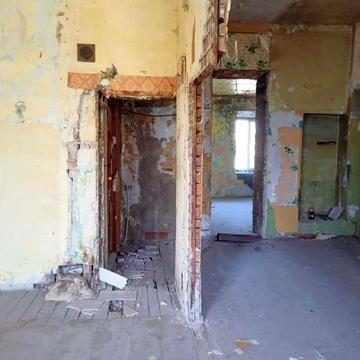 2 комн -52 метра. Центр АГВ. 2 этаж. Под ремонт. ул. Раскидайловская