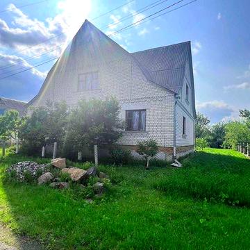 Продам добротній цегляний будинок на тихій вулиці в смт.Макарів.