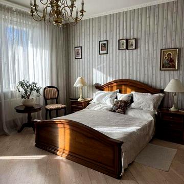Продається двохрівнева квартира по вул. Коновальця (бічна вул Конотопс