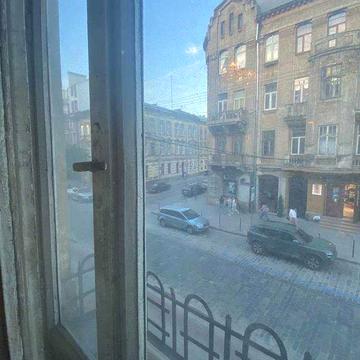 Продаж 2кім. квартири в центрі міста по вул. Куліша