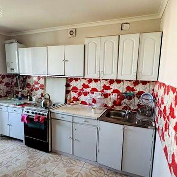 Здається чудова 2 кімната квартира район Академічний.