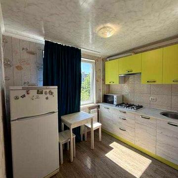 Продам 1 кімнатну квартиру 31 м2, 4/5,  на Павловому Полі, вул.Деревянка.