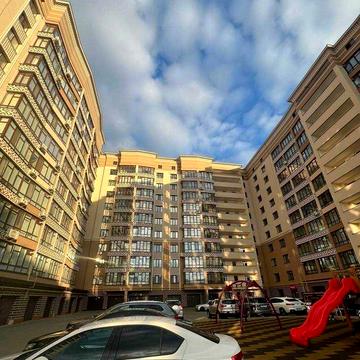 Продаж 3-х кімнатної квартири в центрі міста. Рауш.