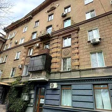 tir В продаже 2-к квартира сталинка, фасадная, на проспекте Шевченка