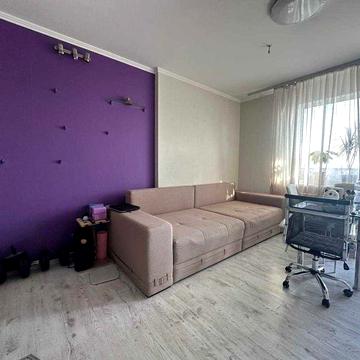 Продам красивую 1 ком. квартиру ул Малиновского(147-098)