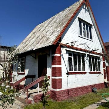 Продаж дачного будинку біля річки