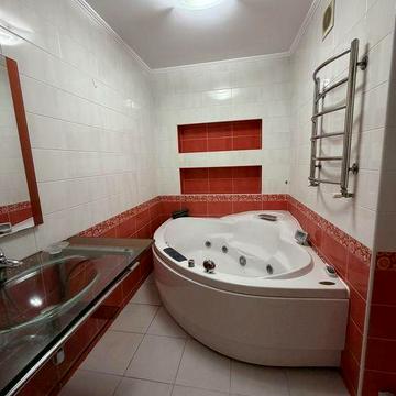 2к з ремонтом в самому центрі міста, індив. газове опалення