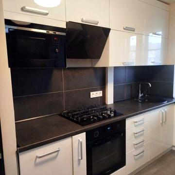 Продам 2х комнатную кв-ру 60000 $   А. Поля  Внизу ( Кирова 10/12)