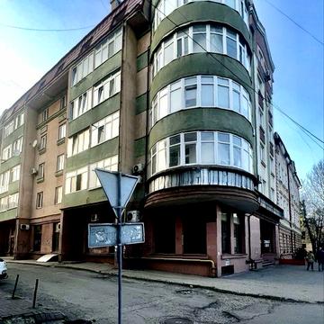 Продаж 3-х кімнатної квартири в центрі по вул.Гузара навпроти Бастіону