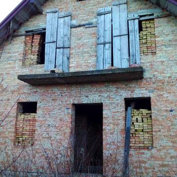 Незавершене будівництво, м.Жовква.