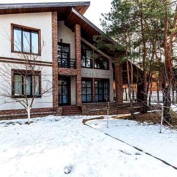 ОРЕНДА! Будинок в Київі, метро Лісова, біля ЖК Лісова Казка (провулок Радистів) на 10 сотках землі.