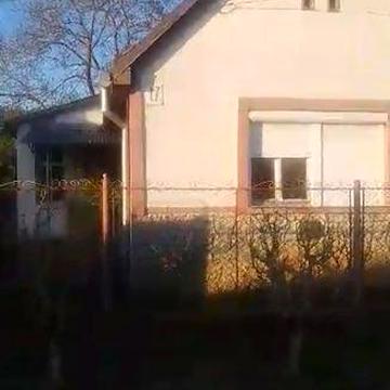 Продам  Будинок з територією, земельна ділянка