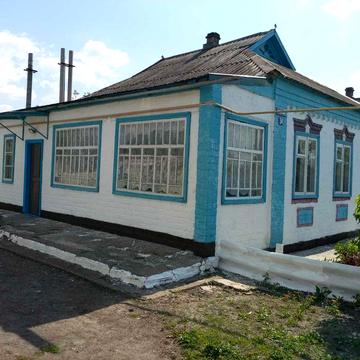 Продам великий будинок знаходиться біля центра  Сахновщина.
