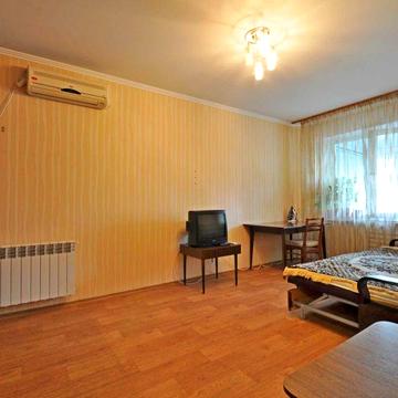 Чудова 1-кімнатна квартира пр-т Незалежності, зуп. ДК Росава