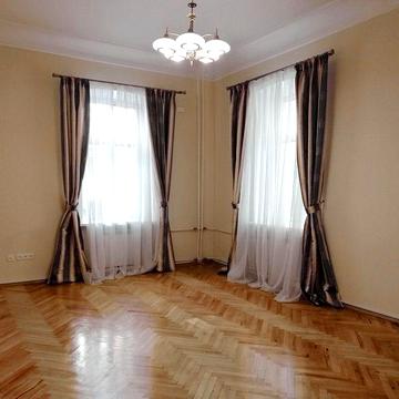 Продаж 3к. на Інститутській 19В