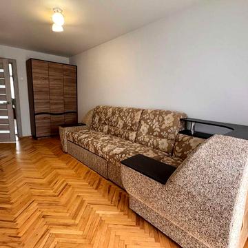Оренда 2-кв ЦЕНТР , Берегова , перехресток з Пулюя (унів. Нафти і Газу) Вільна. Відеоогляд