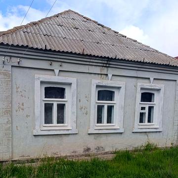 Продаю будинок 6 военна 4 кімнати,
