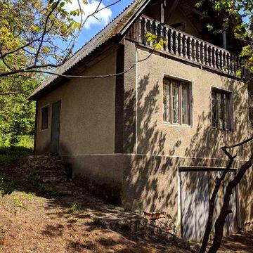 Продається дачний будинок по вул Заставнянській