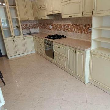 Продам двокімнатну квартиру за 5 хвилин до центру міста.