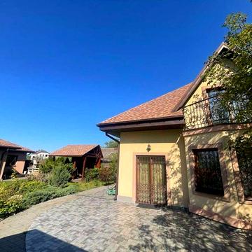 Будинок + SPA + окрема будівля 200 м2 під бізнес, вул. Мохова
