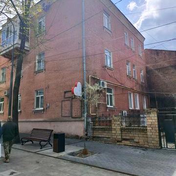 Локація супер поверх супер  трьошка продаж