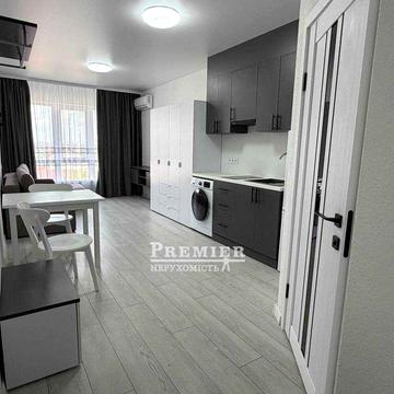 Продам квартиру з ремонтом в цегляному будинку