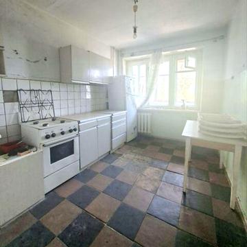 Продаж 3 кімнатної квартири вул. Запорізького Козацтва