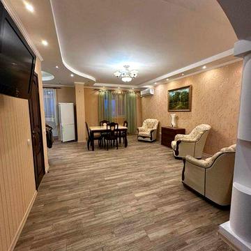 Оренда просторої квартири 97 м², в цегляному будинку, ЖК «Зелений Мис», вул. Мудрака Олега / Генерала Наумова 66
