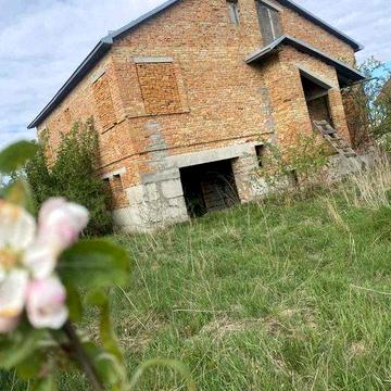 Продається будинок та земельна ділянка 10 соток, м. Радехів