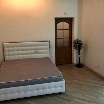 Продам 3к квартиру метро Вокзальна ,  Благовіщенська, перший поверх, 70 кв м , СЕРТИФІКАТ ! (88361)