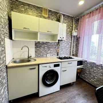 продаж 1к квартири пр-т Юності