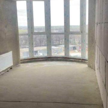 В продажу простора квартира в теплому цегляному будинку. Два рівня