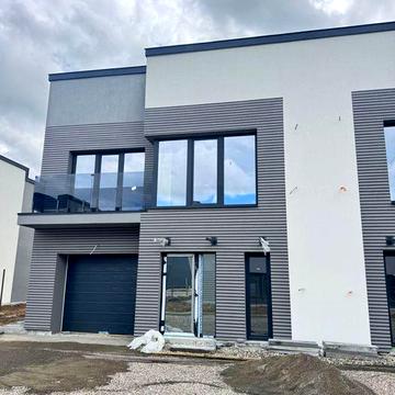 Продаж готового дуплекса зі всіма комунікаціями та гаражем