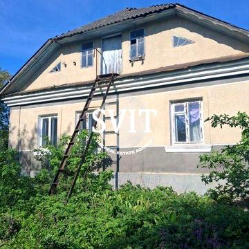 Продам половину будинку в селі Оринин