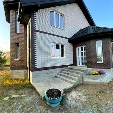 Продам 2-поверховий будинок у с.Красилiвка OT
