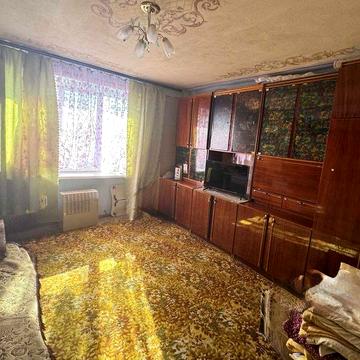 Продається двокімнатна квартира в самому центрі Гнівані